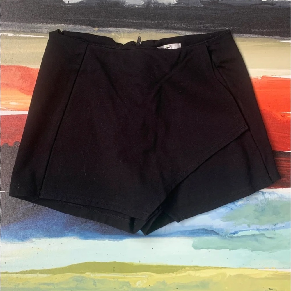 Black Skort